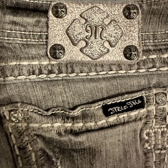 Miss Me gray cropped jeans size 26 - Picture 4 of 7